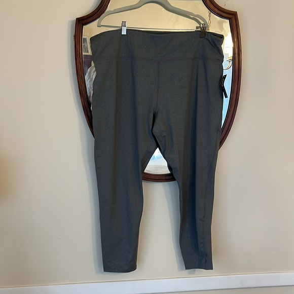Walk Pop NWT Size 4x Leggings in Gray - Picture 5 of 7